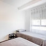 5 Minutes From Downtown Valencia Apartment *
