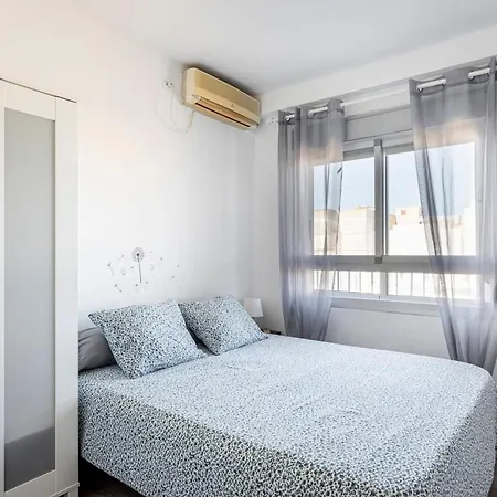 5 Minutes From Downtown Valencia Daire