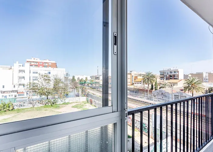 5 Minutes From Downtown Valencia *